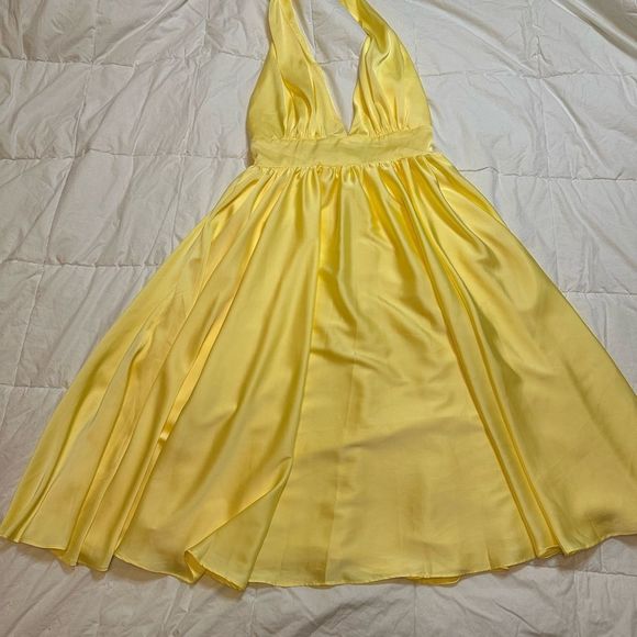Hush collection women’s dress halter plunge neckline yellow Marilyn monroe style - Picture 2 of 9